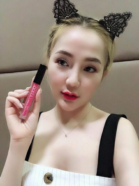 [Mã COS2207 giảm 10% đơn 500K] Son Dolly siêu lì và mềm môi hàng chuẩn | BigBuy360 - bigbuy360.vn