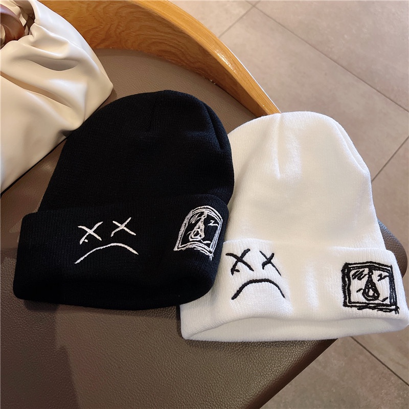 Mũ len đan màu trắng đen thêu mặt khóc phong cách preppy Hàn Quốc hip hop dành cho cặp đôi