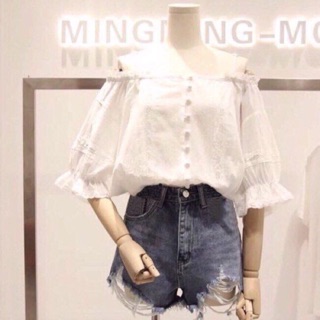 Áo trễ vai phối ren