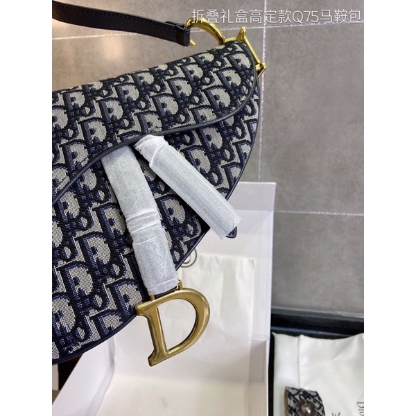 Túi xách diỏr Yên Ngựa hàng thêu sz 20 và 25 order trung