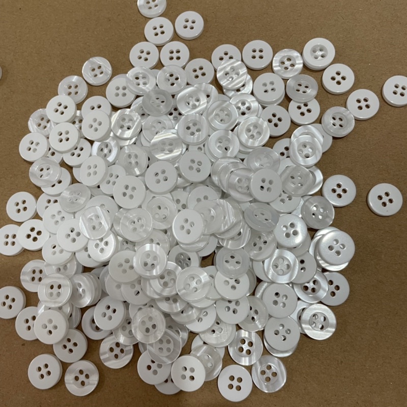 Cúc Áo Sơ Mi Trắng ( Loại 4 Lỗ )