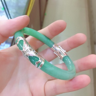 Vòng ngọc bọc bạc