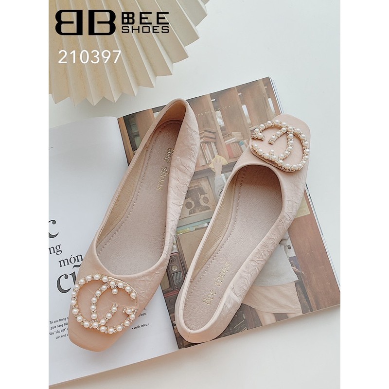 BEESHOES - GIÀY BÚP BÊ NỮ MŨI VUÔNG KHUY NGỌC ĐẾ BỆT - GIÀY BÚP BÊ NỮ MŨI VUÔNG ĐẾ BỆT SẴN MÀU ĐEN - KEM - HỒNG 210397