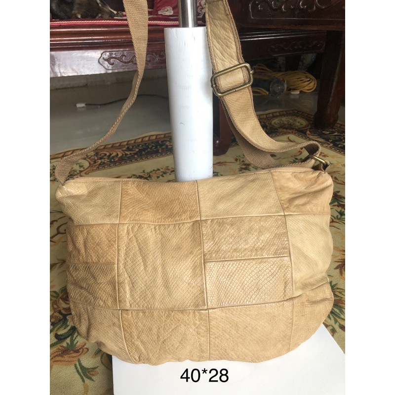 Túi đeo chéo da độc lạ hàng si tuyển