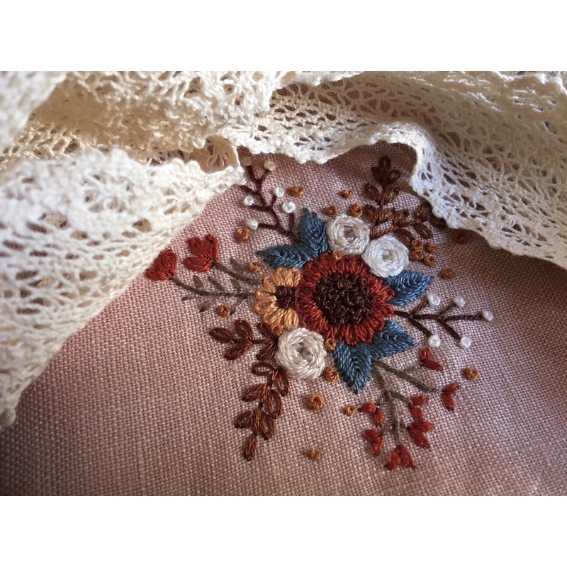 Khẩu trang vải linen thêu tay