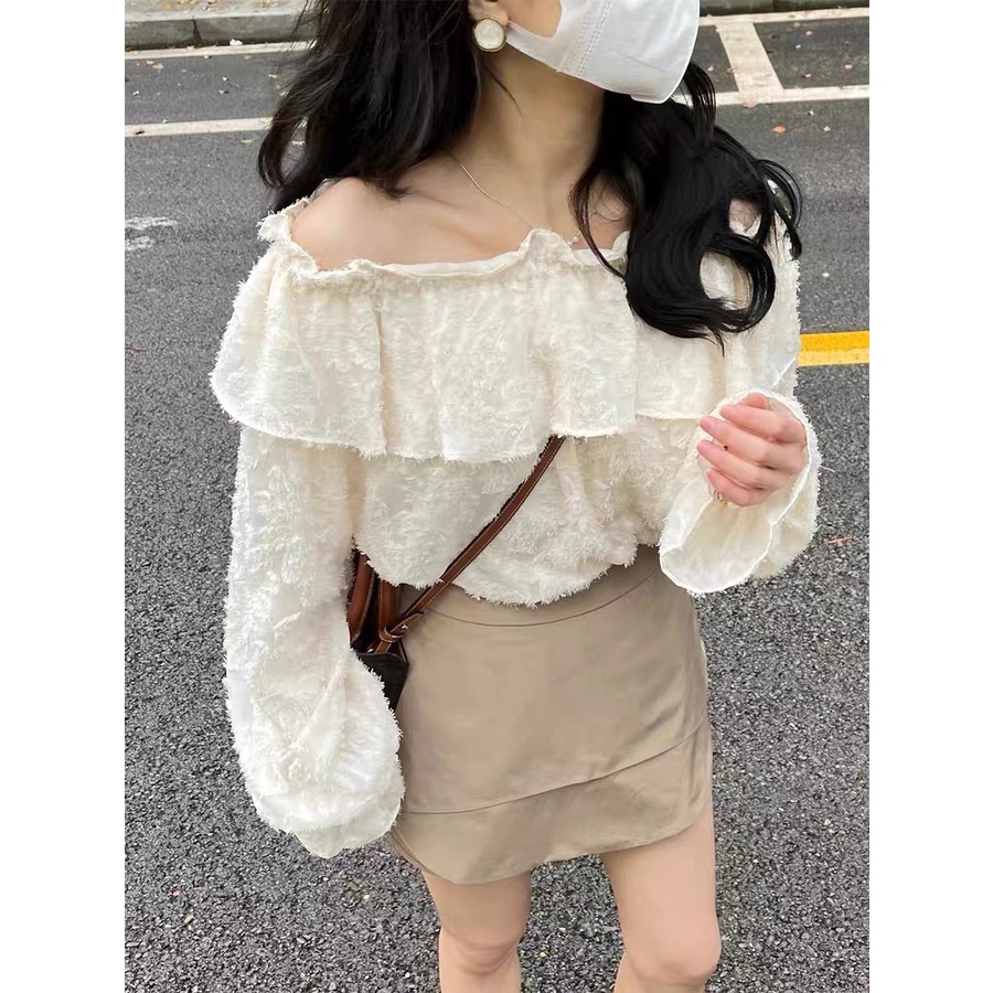 SET ÁO REN LÔNG NỔI TRỄ RỚT BẸT HỞ VAI BÈO TAY DÀI TRẮNG KEM + CHÂN VÁY NGẮN LƯNG CAO NÂU ULZZANG