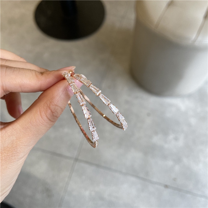 Bông tai mạ bạc 925 hình tròn đính đá zircon phong cách Âu Mỹ thời trang sang trọng cho nữ