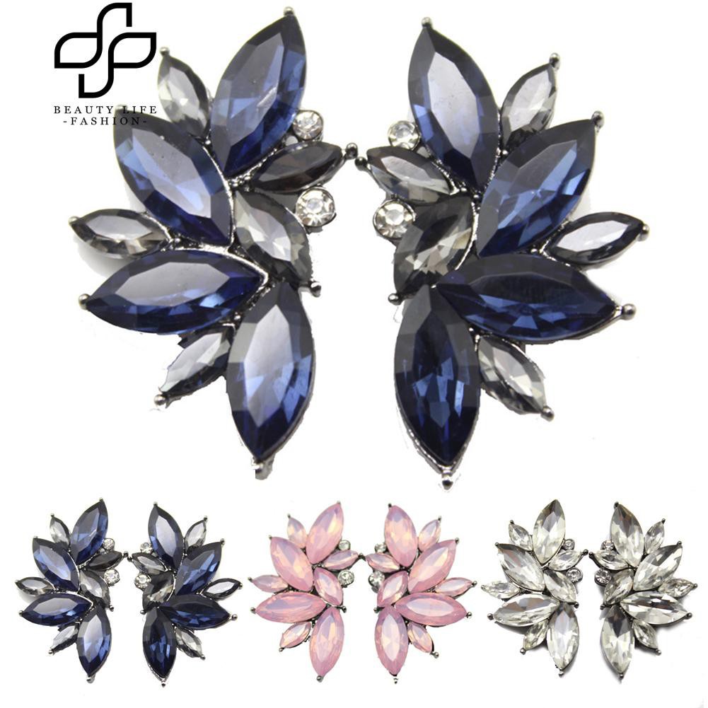 Hoa tai đính đá sang trọng dành cho nữ