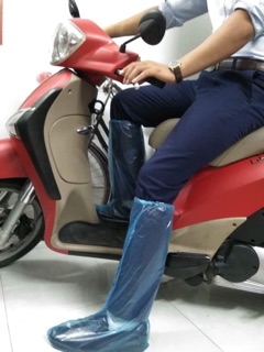 Ủng nilon đi mưa
