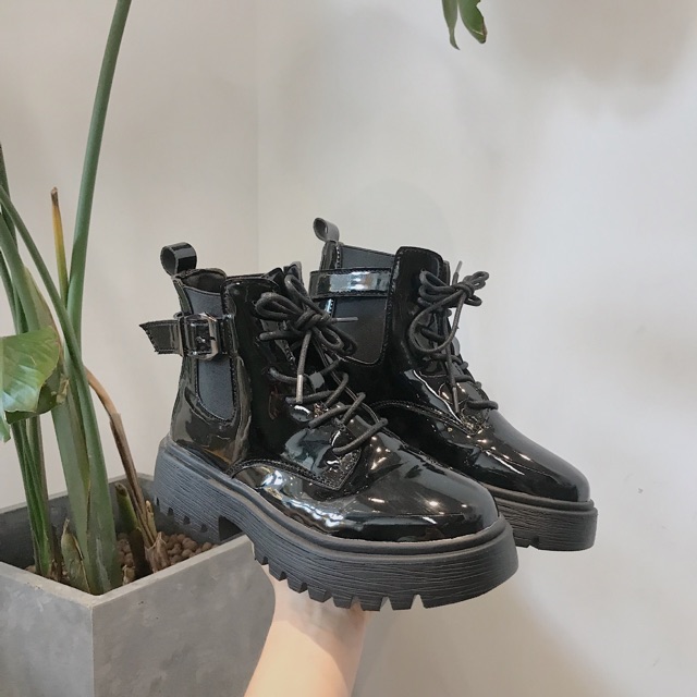 Boot da bóng siêu chất kèm ảnh thật 988 ( form rộng khách chú ý lùi 1 size )