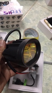 ĐÈN TRỢ SÁNG ÁNH SÁNG VÀNG L2