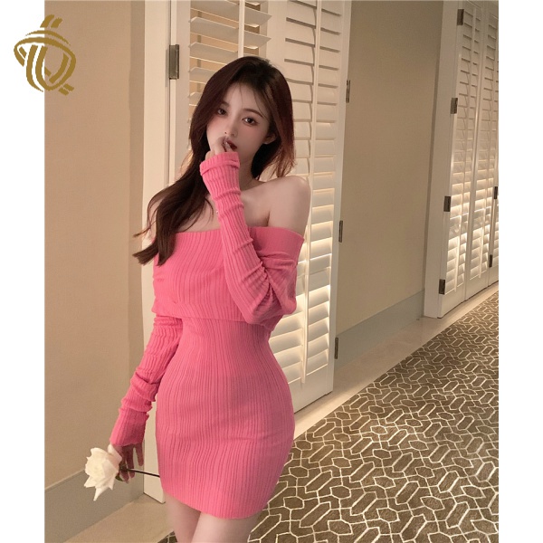 Đầm dệt kim tay dài trễ vai dáng ôm màu hồng phong cách Pháp thời trang mùa thu
