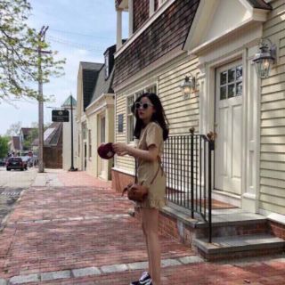 Đầm nude đuôi cá
