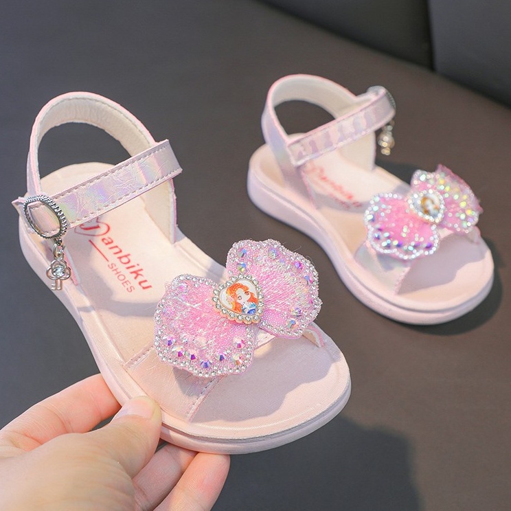 Sandal đính nơ hình công chúa cho bé gái - Xăng đan đi học bé gái ( Mẫu mới nhất ) ĐT60
