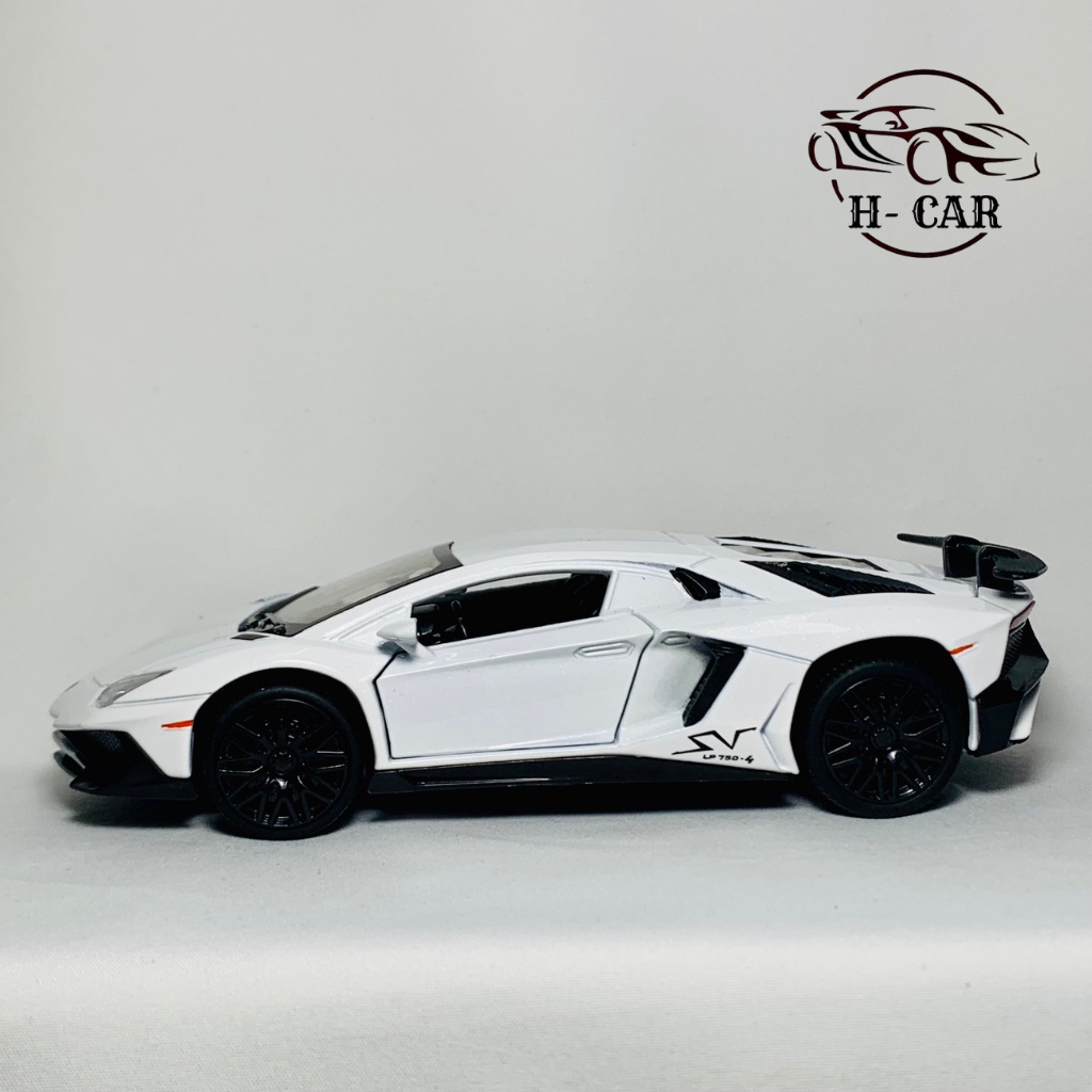 Mô hình hợp kim xe Lamborghini SV LP750 tỉ lệ 1:32 màu trắng