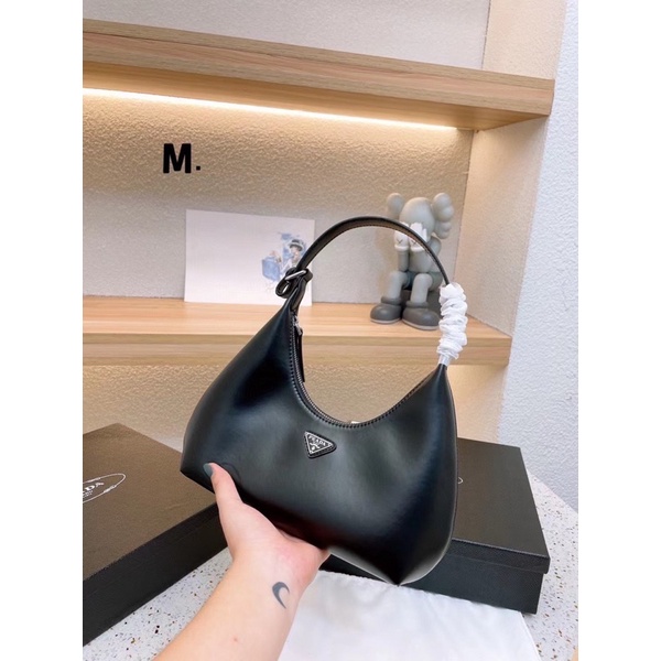 Túi Xách Prada Trắng Đen Kẹp Nách Size 24  -  By Anh Dinh Phuong