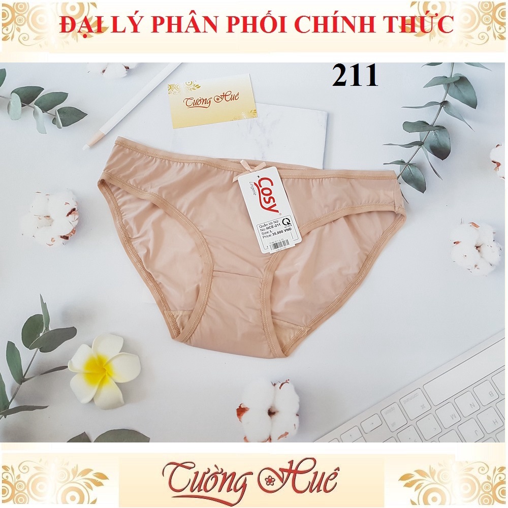 Quần lót nữ Cosy HCE 211 trơn lưng cao vừa.
