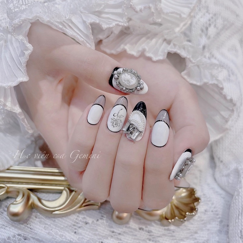Charm cô gái đủ màu cực xinh
