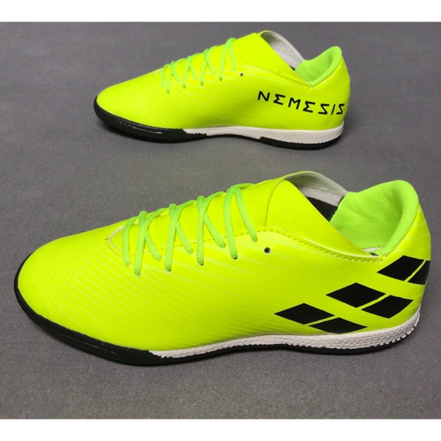 HCM - Giày đá bóng Nemeziz dạ quang cổ thun xịn. Giá tốt.