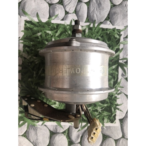 Động cơ xe đạp điện Sanyou có kèm cáp zin.