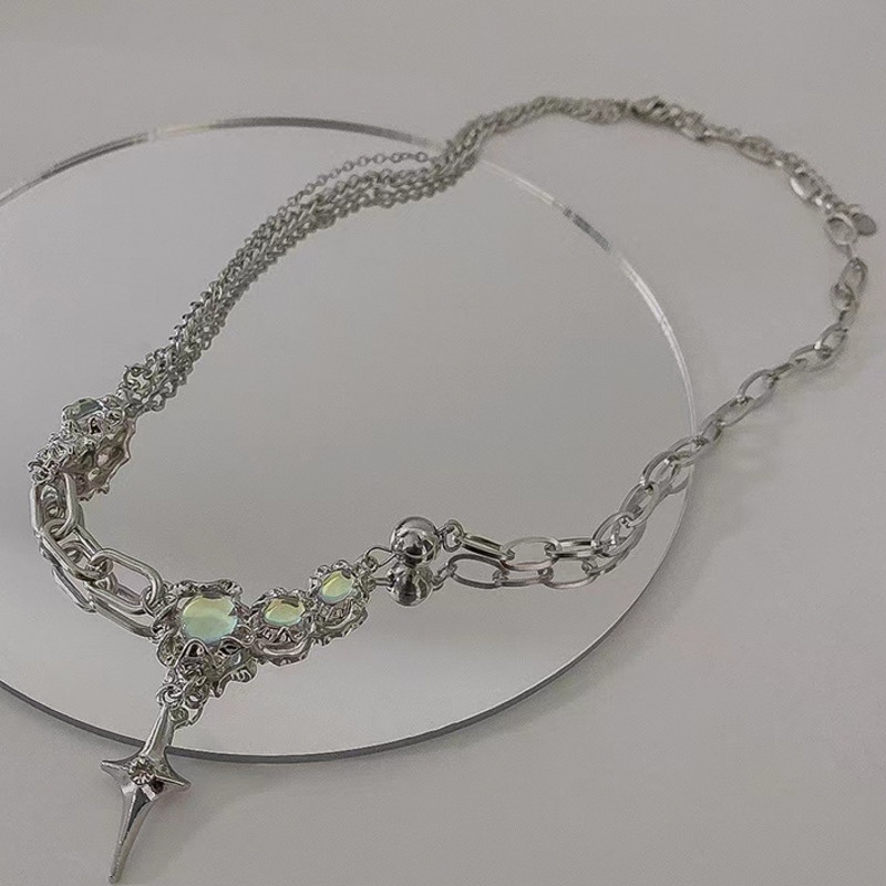 Vòng cổ Mặt Hình Thánh Giá Đính Đá Sang Trọng