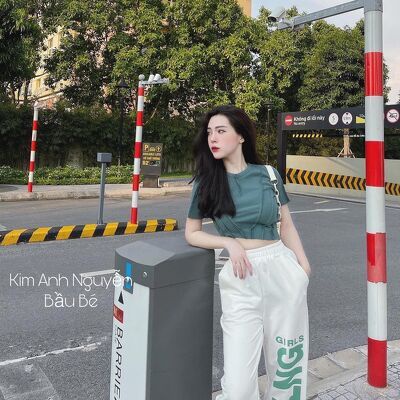 Sét bộ áo tăm xanh quần trắng thể thao điểm chữ cá tính