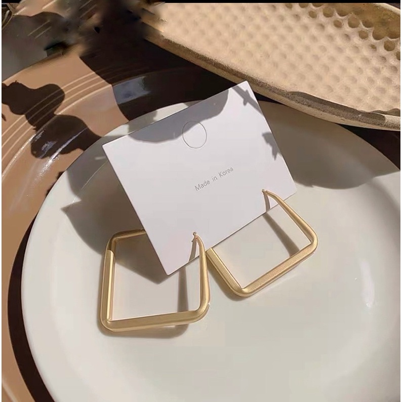 Hoa tai cá tính, hoa tai Hàn Quốc