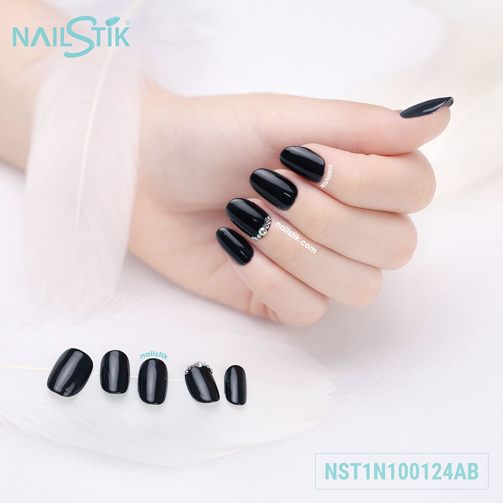 Bộ móng dán Nailstik màu đen, form móng bầu, ngắn/bầu 124