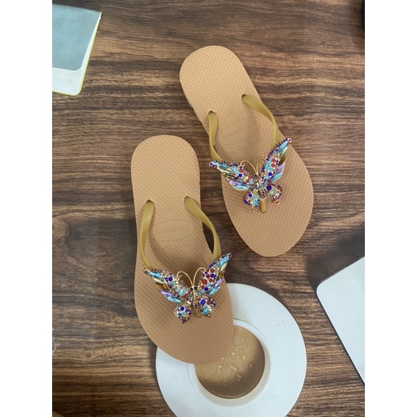 Dép kẹp Lào đế Lào H2STORE  xịn  đế bằng . kết charm Bư/ớm đá 7 màu cực sáng.