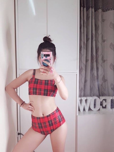 (Có sẵn) Đồ bơi Bikini 2 mảnh kẻ caro Đỏ dây buộc nơ lưng cạp cao | BigBuy360 - bigbuy360.vn