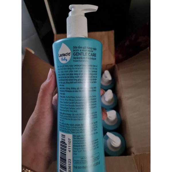 Sữa tắm gội em bé Lactacyd BaBy bình vòi 500ml tặng 1 chai nhí 60ml