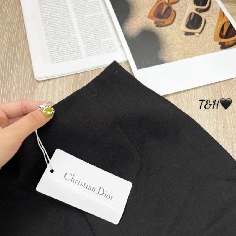 Quần sooc ôm khóa sau hàng QCL1