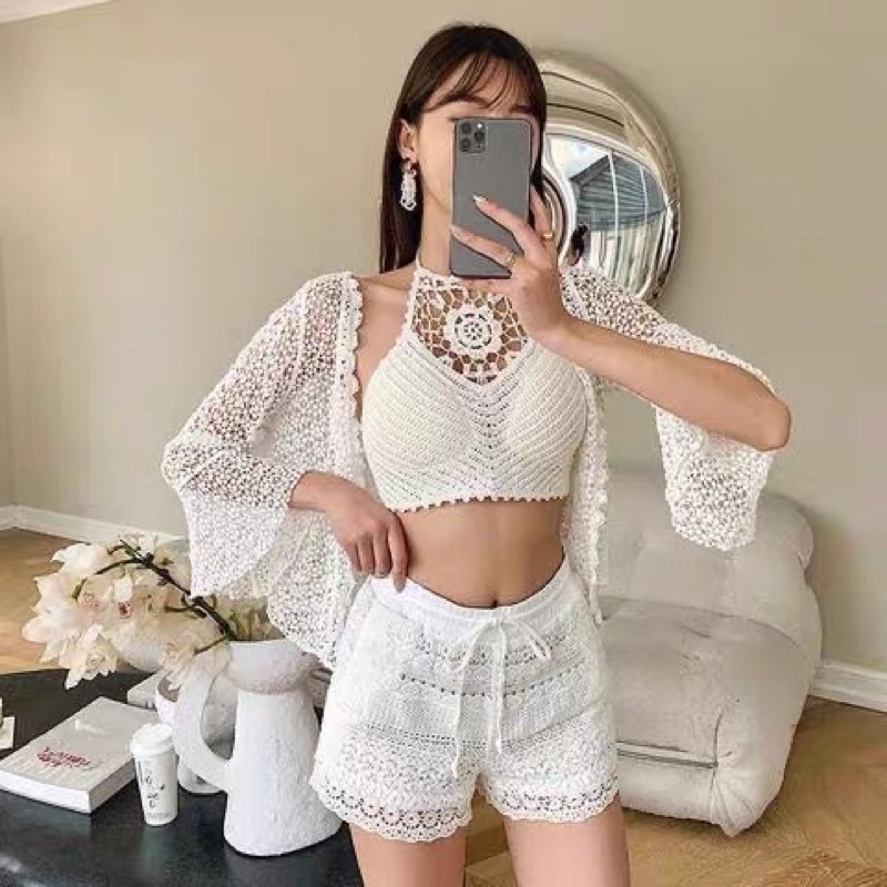 set ren biển - set 3 món - bra yếm hoa ngực + quần ren hoạ tiết đồng xu + choàng ren hạt gạo tay loe điệu đà