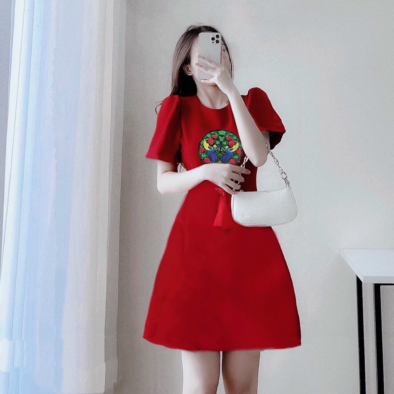 ĐẦM ĐỎ CHỮ A THÊU NGỰC DIỆN TẾT TIỆC SIÊU XINH