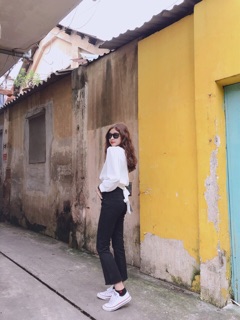 Quần skinny loe đen