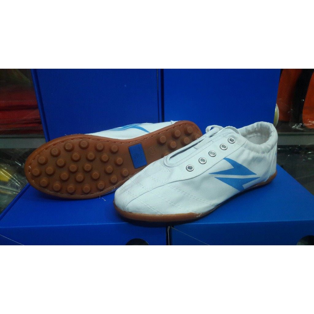 GIÀY BATA ĐẾ ĐINH