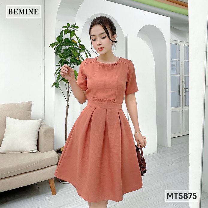 Đầm cổ tròn ngực viền nổi BEMINE MT5875