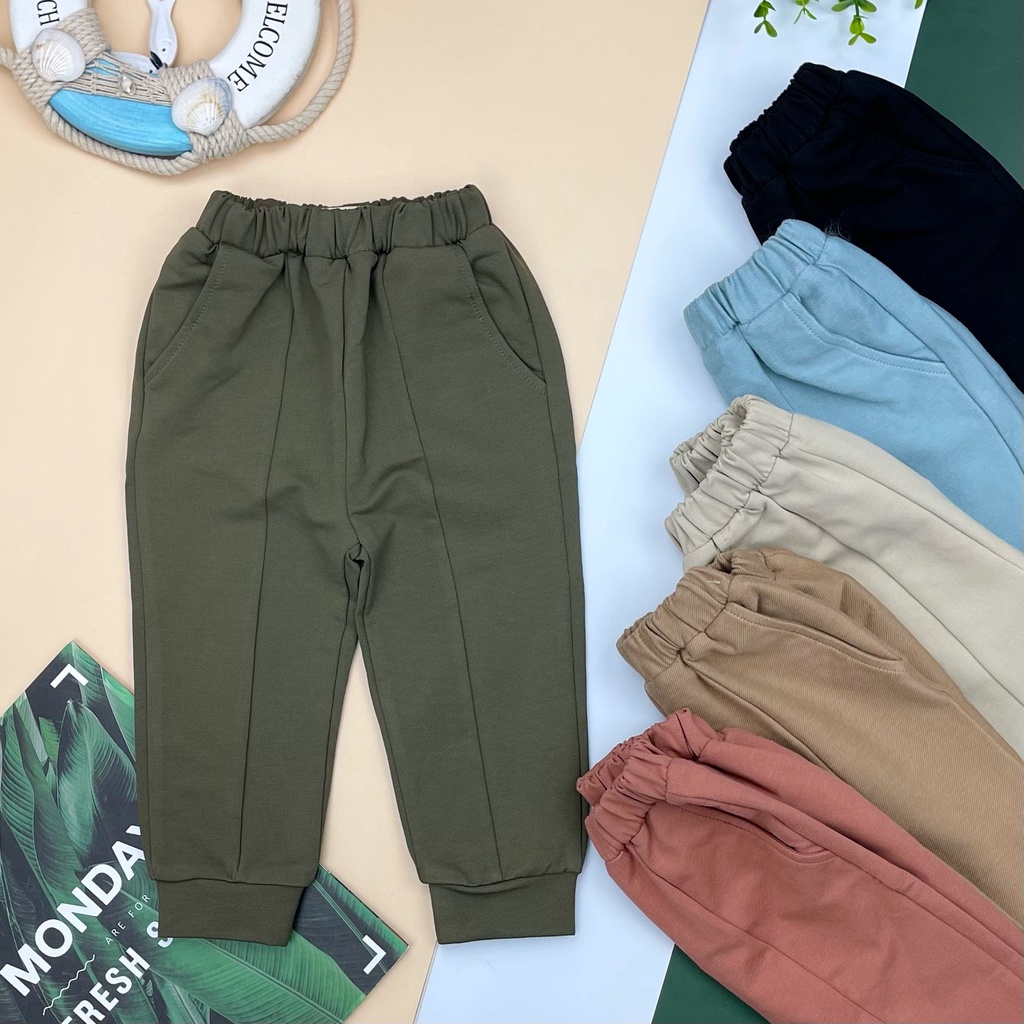 Quần nỉ dành cho bé trai, bé gái hãng Litibaby, size từ 2-8 . Chất nỉ mềm, co giãn, kiểu dáng năng động, thoải mái.