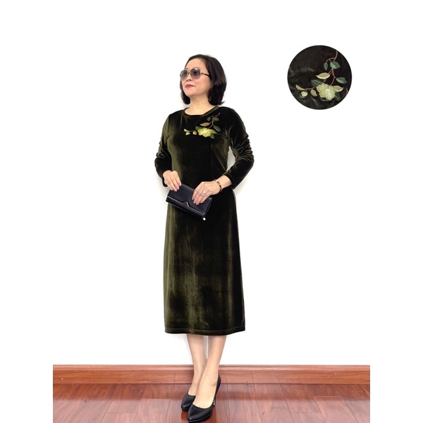 Đầm trung niên nữ Chất Nhung Cao Cấp, Váy cho mẹ tay dài, form ôm. Hoạ tiết thêu hoa sang trọng, co giãn tốt