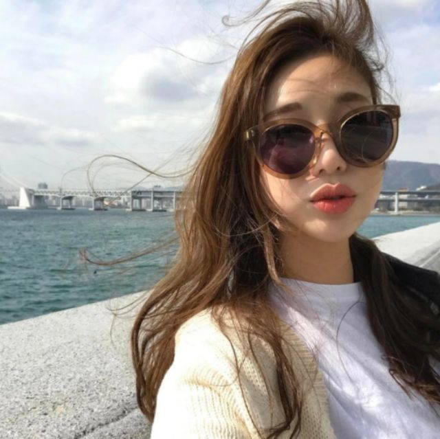 Kính Nâu Đi Biển Hot Hit | BigBuy360 - bigbuy360.vn