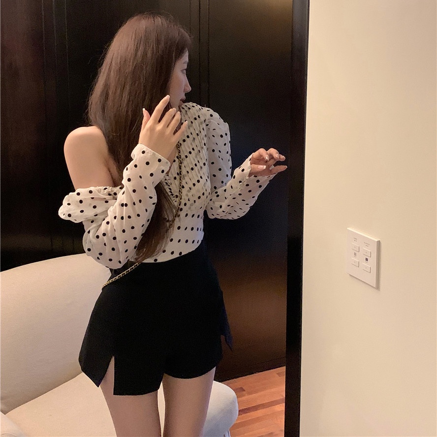 Áo Lửng Tay Dài Hoạ Tiết Chấm Bi Thiết Kế Độc Đáo Hợp Thời Trang