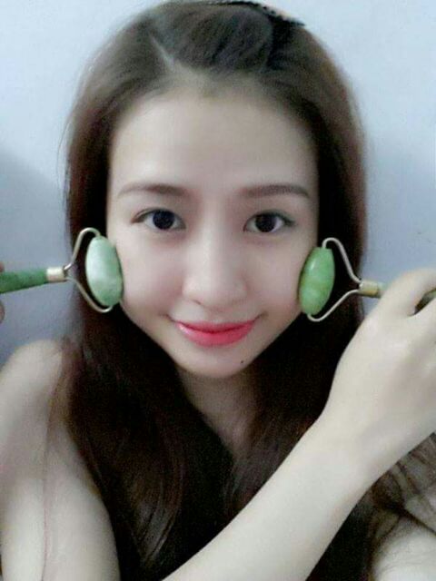 Con lăn massage mặt