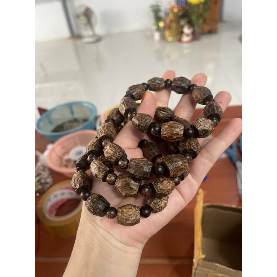 Vòng Trầm Hương phong thủy - Trầm Hương sánh chìm - Thơm Vĩnh viễn