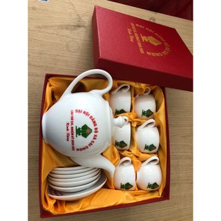HỘP XI ĐỰNG ẤM CHÉN LÓT LỤA