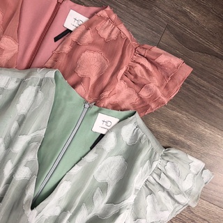 Đầm midi hoa nổi