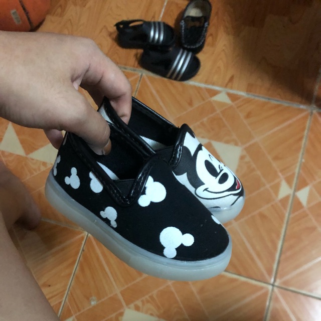 Giày mickey đèn led