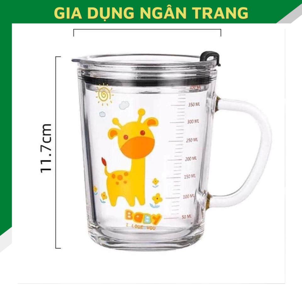 Cốc thủy tinh chia vạch 400 ml có tay cầm và nắp đậy tiện dụng ( GIAO HÌNH NGẪU NHIÊN )