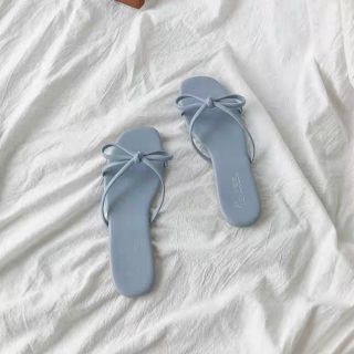 Dép thắt nơ