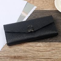 Ví nữ dài khóa chữ love