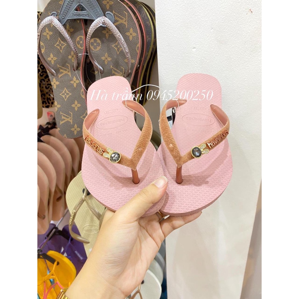 Charm Tai thỏ có sẵn